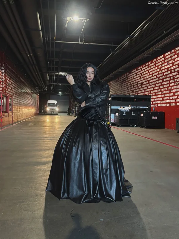 Charli XCX photo 16 of 2701
