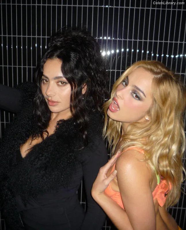 Charli XCX photo 21 of 2701