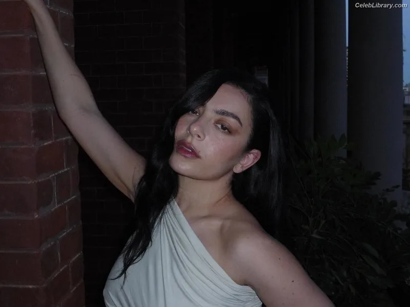Charli XCX photo 21 of 2701
