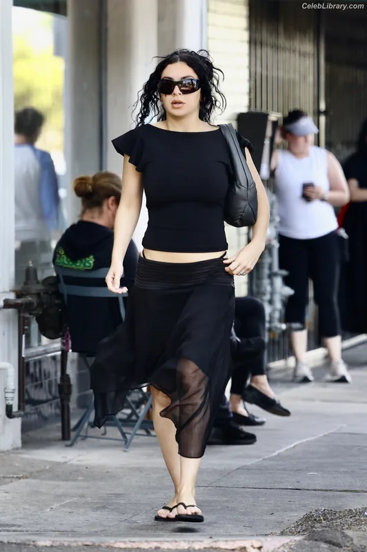Charli XCX photo 22 of 2701