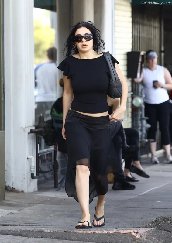Charli XCX photo 11 of 2701