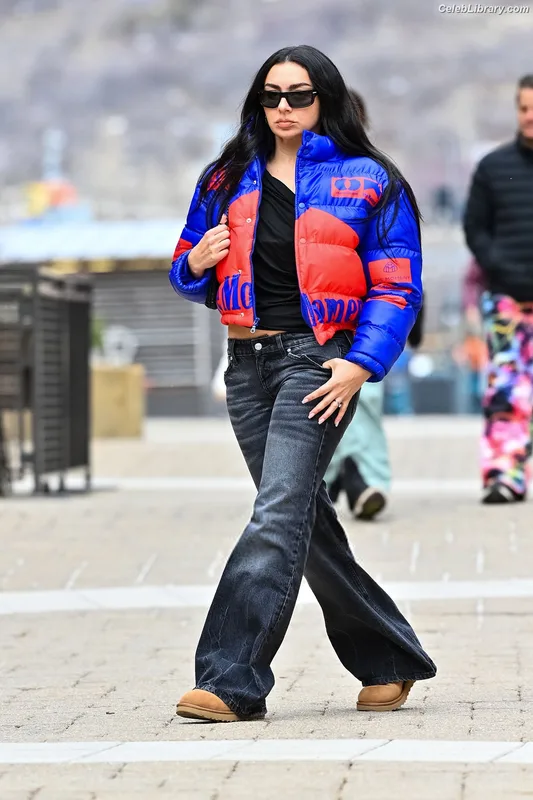Charli XCX photo 5 of 2701
