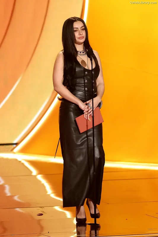 Charli XCX photo 15 of 2701