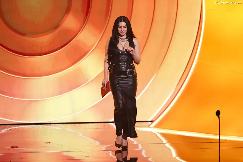 Charli XCX photo 12 of 2701