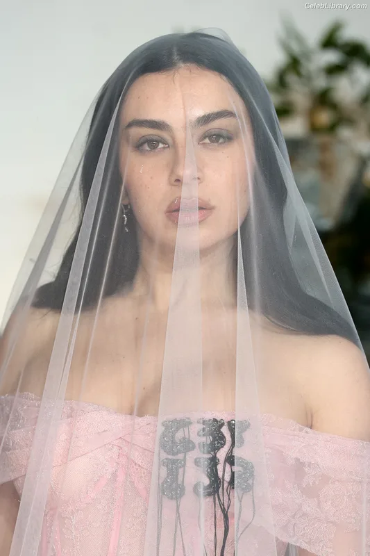 Charli XCX photo 15 of 2701