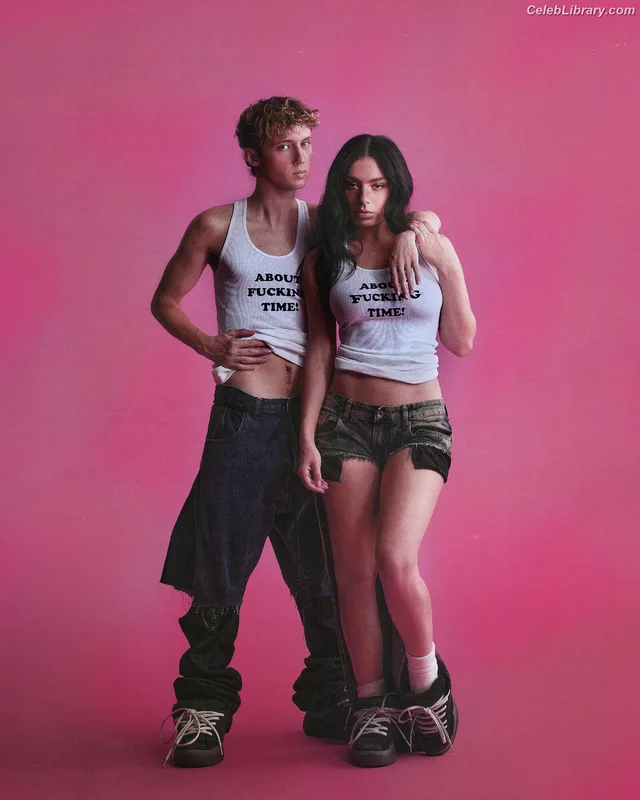 Charli XCX photo 20 of 2701