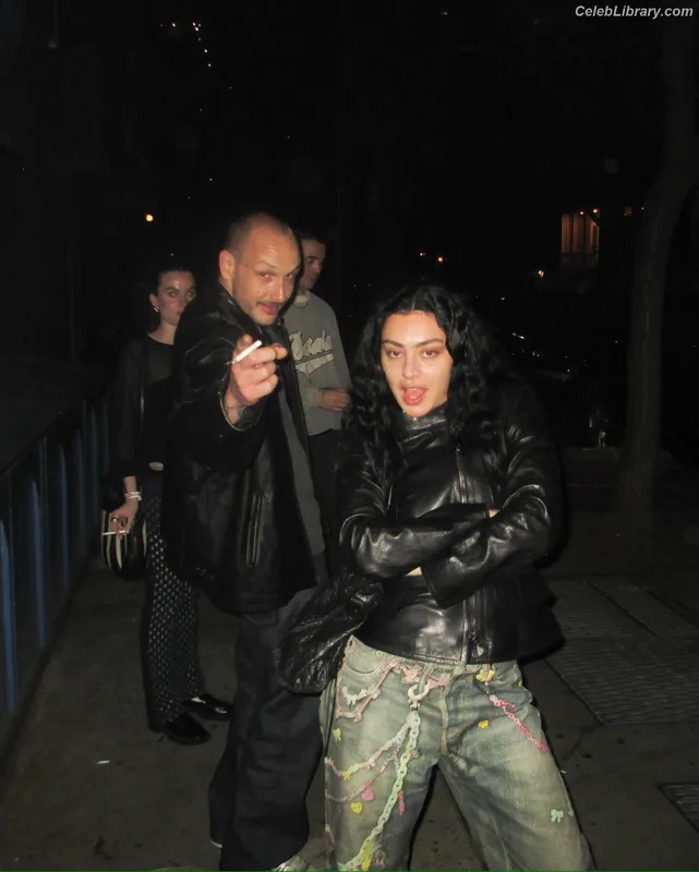 Charli XCX photo 13 of 2701