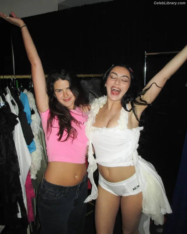 Charli XCX photo 16 of 2701