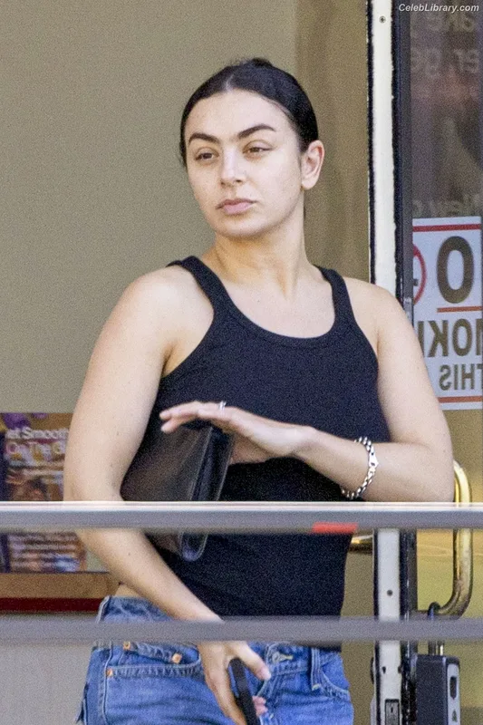 Charli XCX photo 14 of 2701
