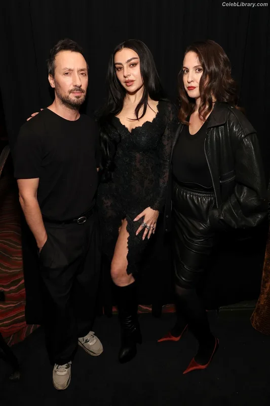 Charli XCX photo 22 of 2701