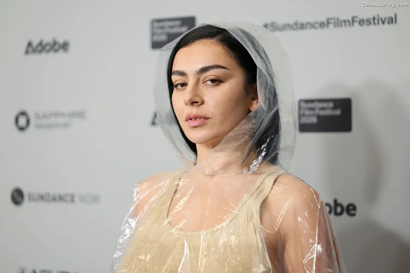 Charli XCX photo 23 of 2701