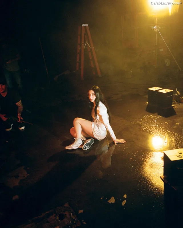 Charli XCX photo 5 of 2701