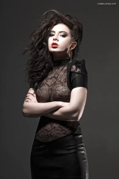 Charli XCX photo 11 of 2701