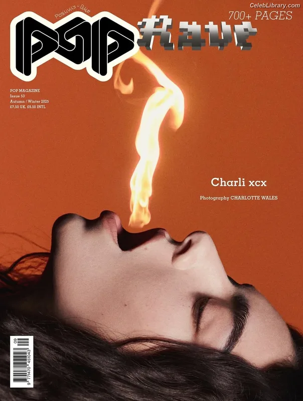 Charli XCX photo 2 of 2701