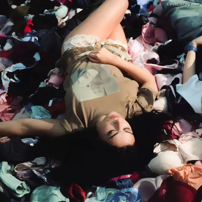 Charli XCX photo 13 of 2701