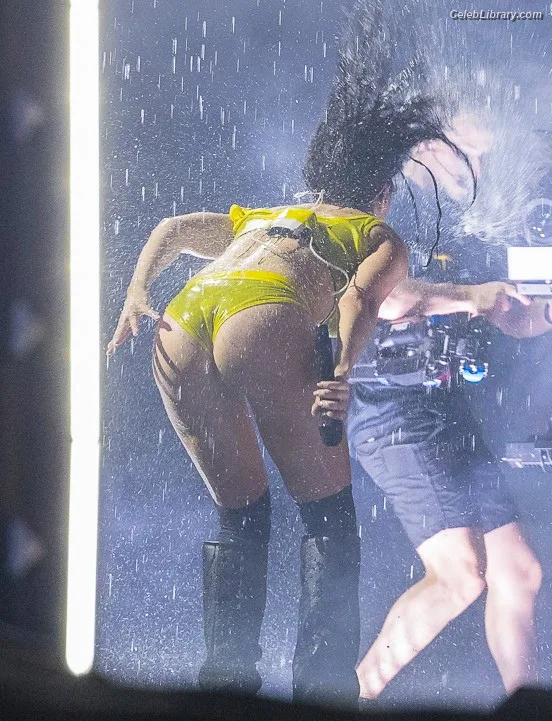 Charli XCX photo 21 of 2701