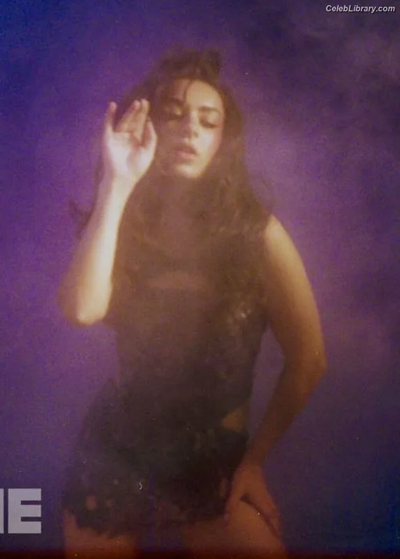 Charli XCX photo 24 of 2701