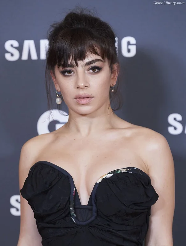 Charli XCX photo 12 of 2701