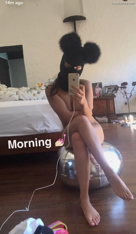 Charli XCX photo 18 of 2701