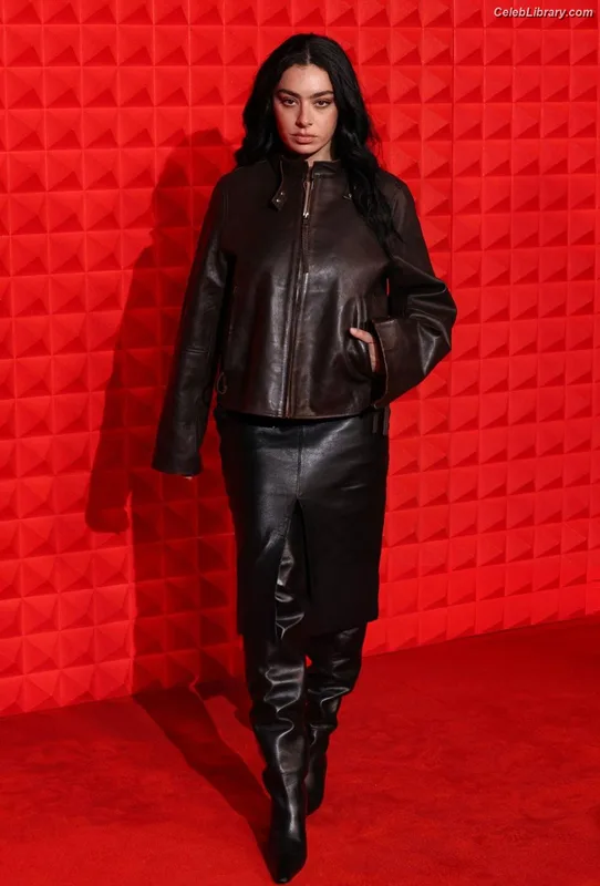 Charli XCX photo 13 of 2701
