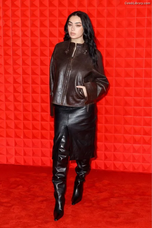 Charli XCX photo 14 of 2701