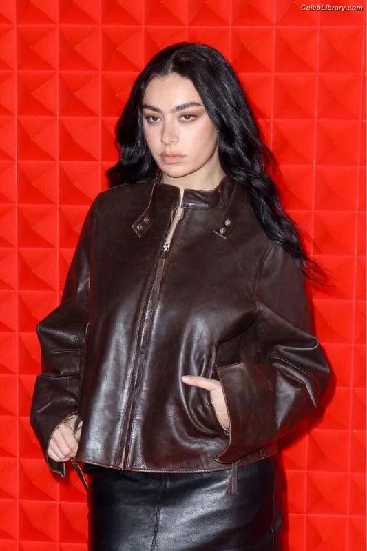 Charli XCX photo 15 of 2701