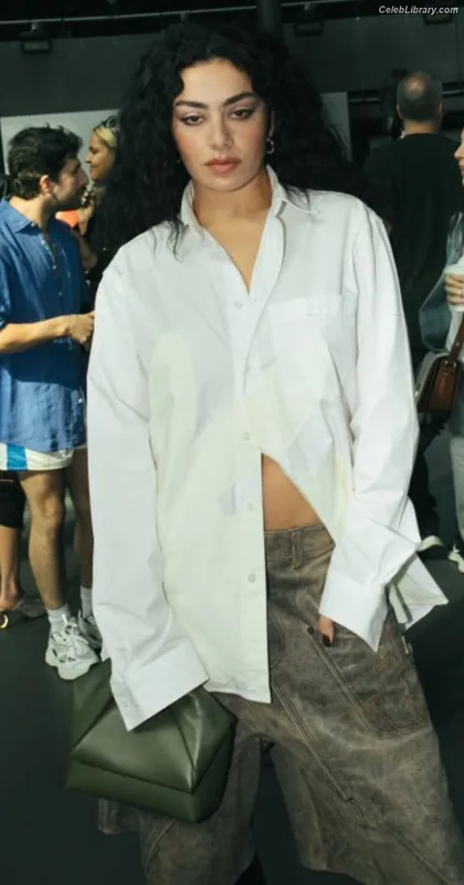 Charli XCX photo 14 of 2701