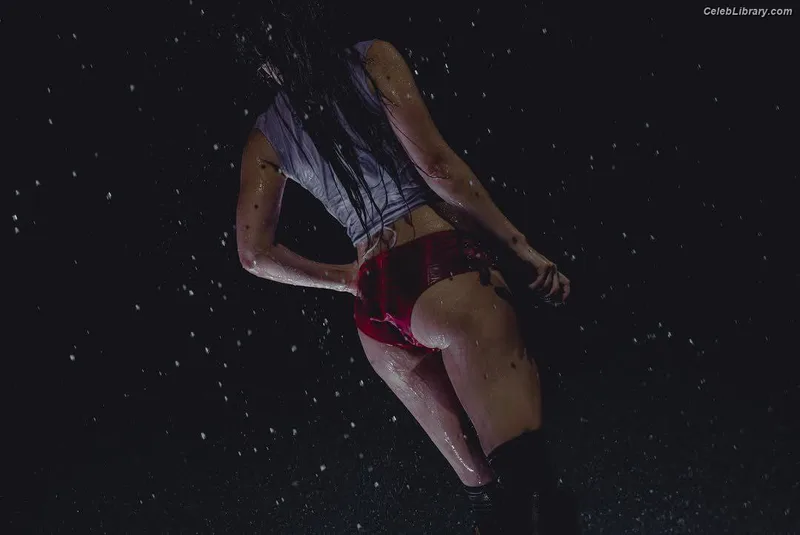 Charli XCX photo 3 of 2701