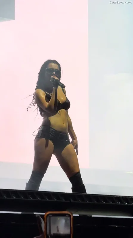 Charli XCX photo 10 of 2701
