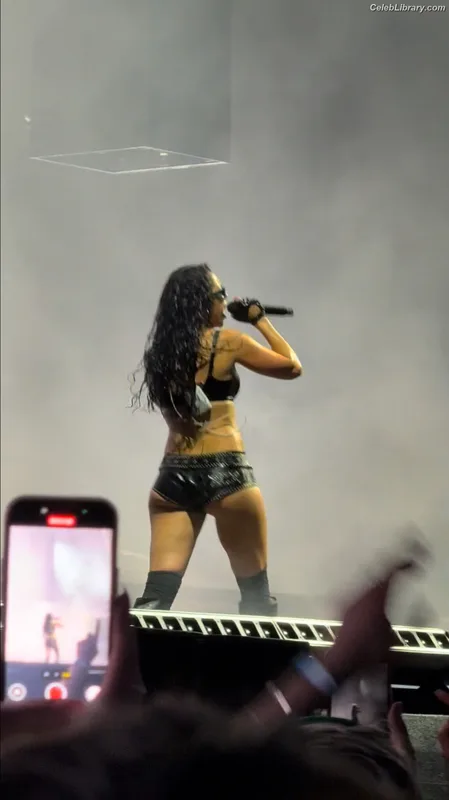 Charli XCX photo 11 of 2701