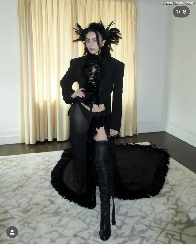 Charli XCX photo 4 of 2701