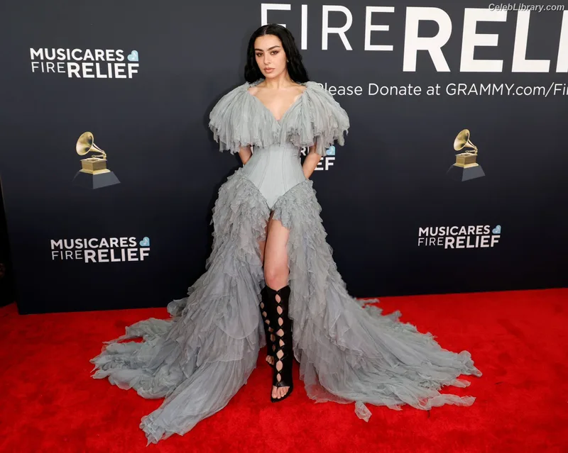 Charli XCX photo 6 of 2701