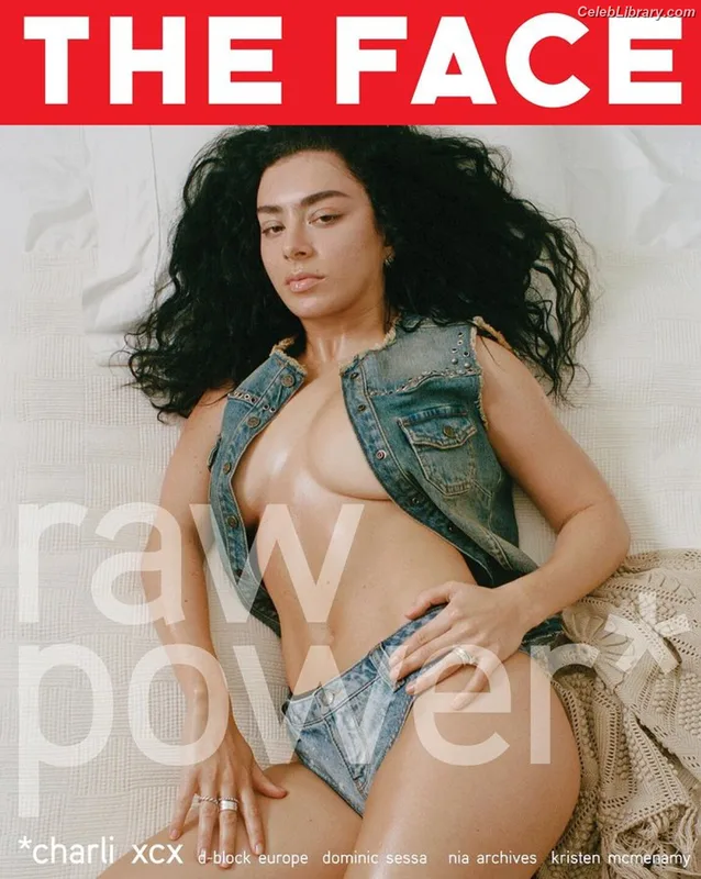 Charli XCX photo 5 of 2701