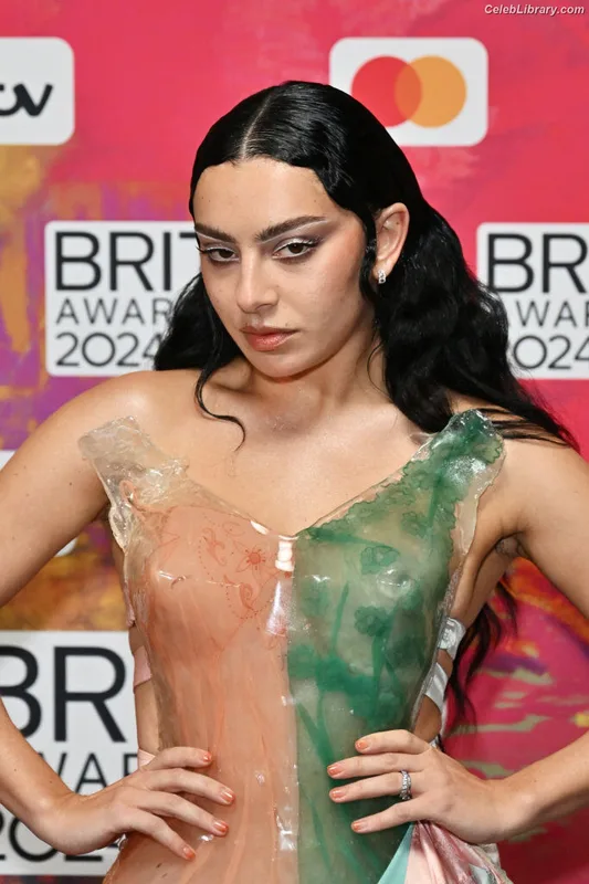 Charli XCX photo 4 of 2701
