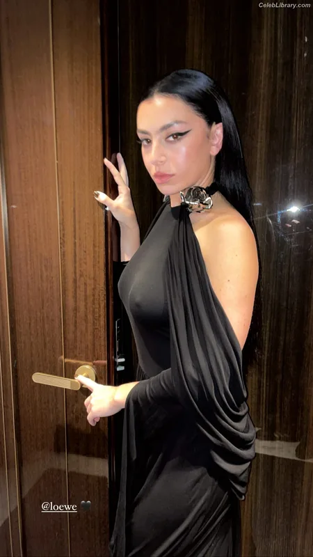 Charli XCX photo 11 of 2701