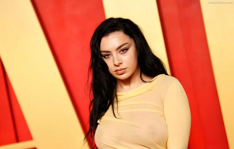 Charli XCX photo 14 of 2701