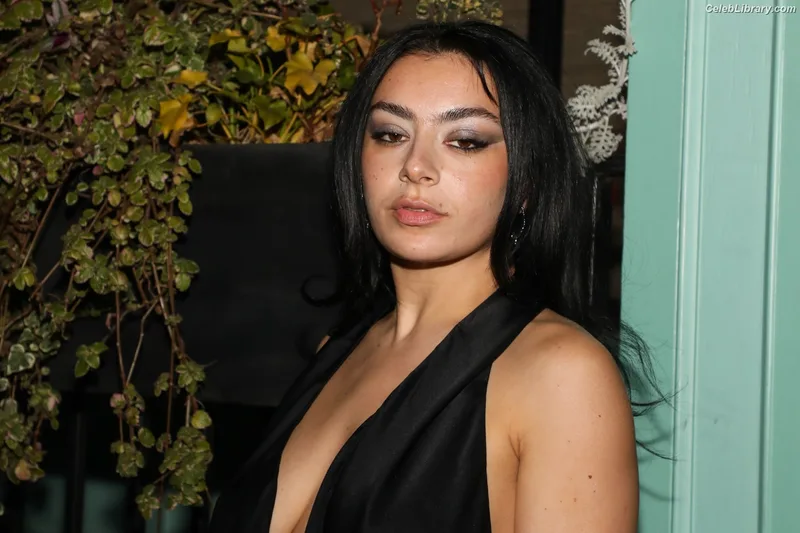 Charli XCX photo 15 of 2701