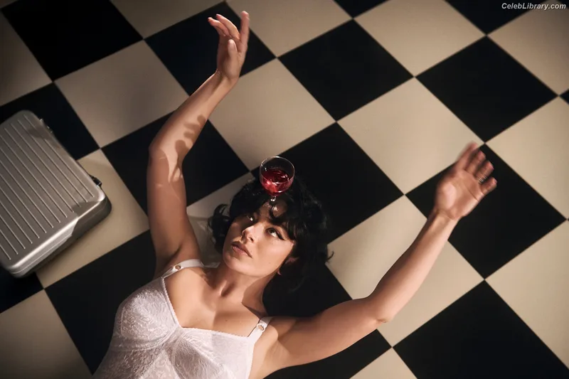 Charli XCX photo 23 of 2701