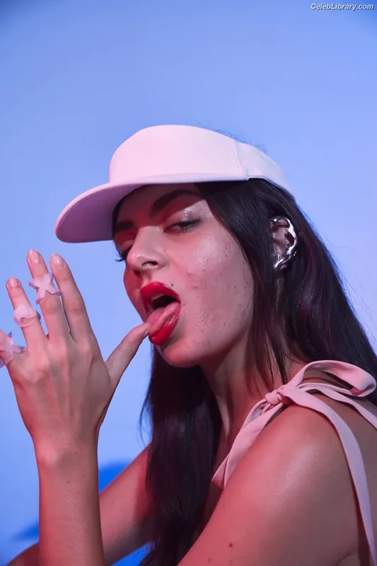 Charli XCX photo 19 of 2701