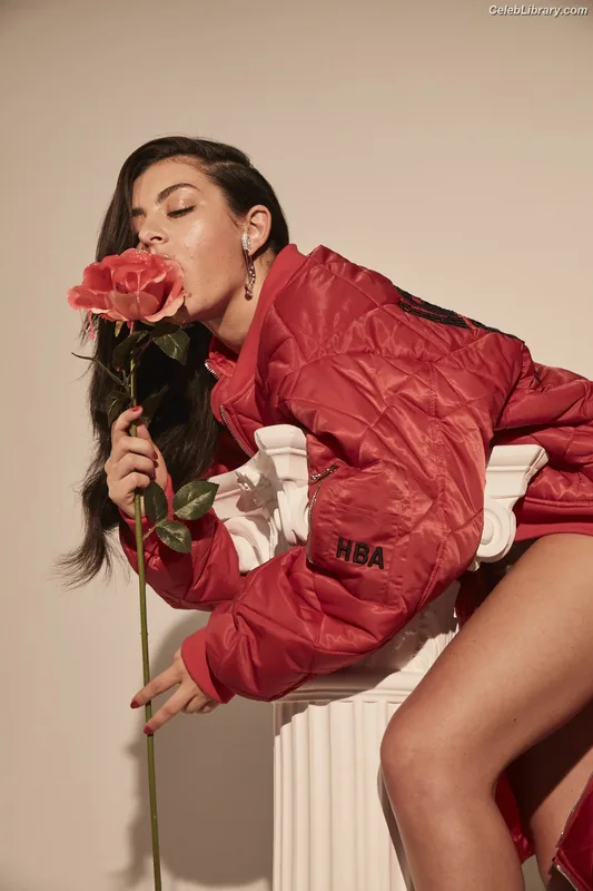 Charli XCX photo 24 of 2701