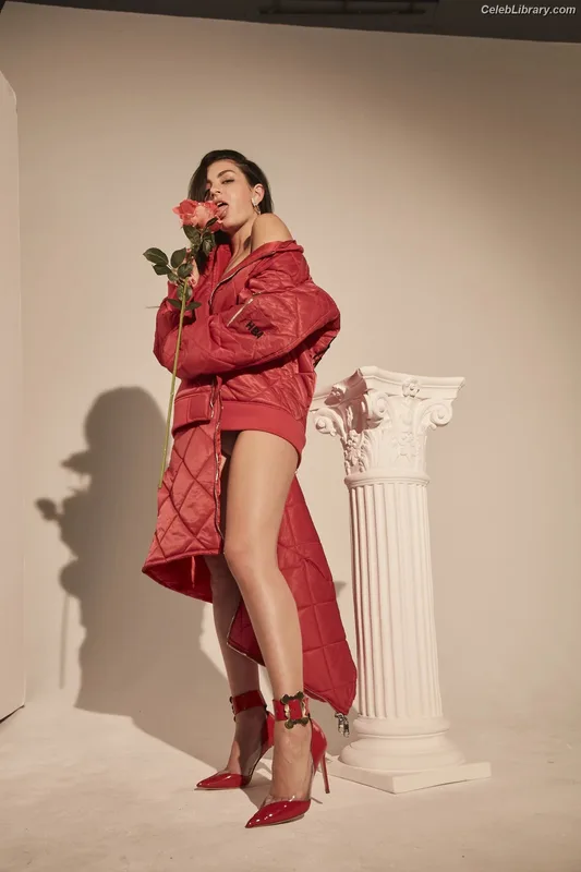 Charli XCX photo 20 of 2701
