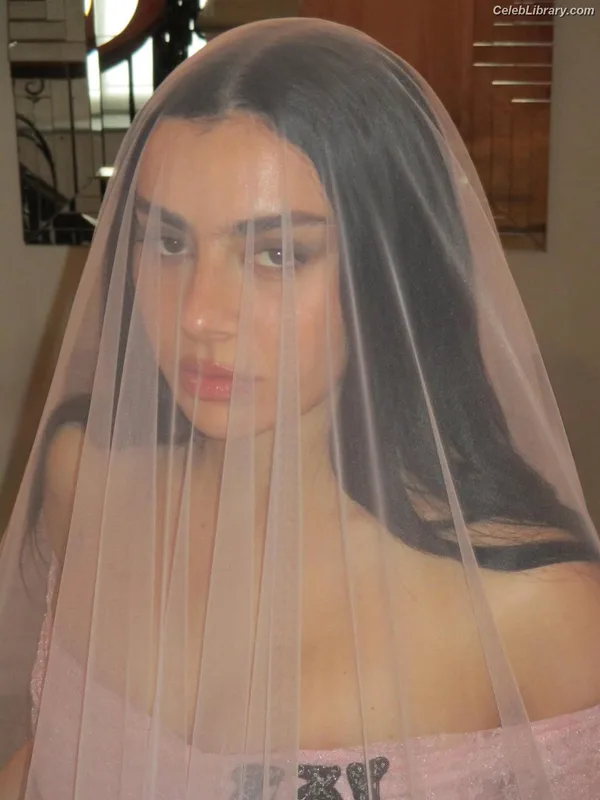 Charli XCX photo 11 of 2701