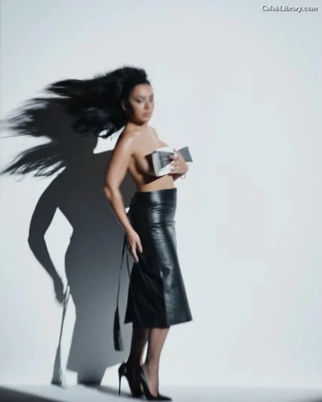 Charli XCX photo 6 of 2701
