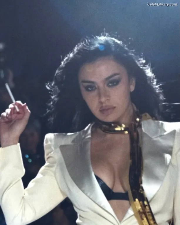 Charli XCX photo 14 of 2701