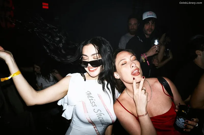 Charli XCX photo 15 of 2701