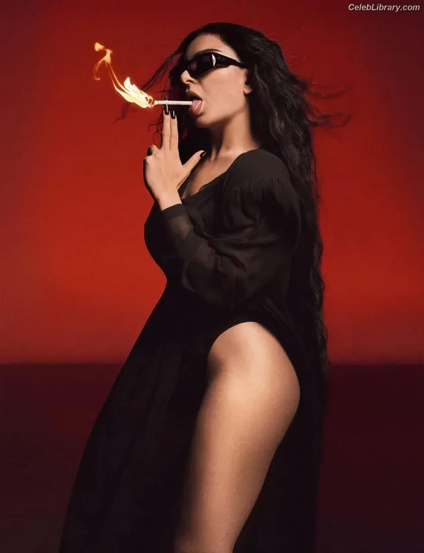 Charli XCX photo 4 of 2701