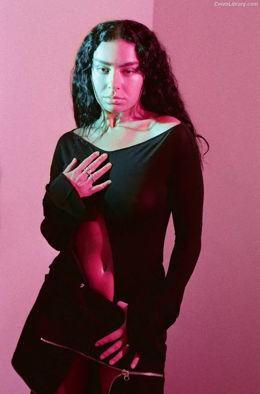 Charli XCX photo 14 of 2701
