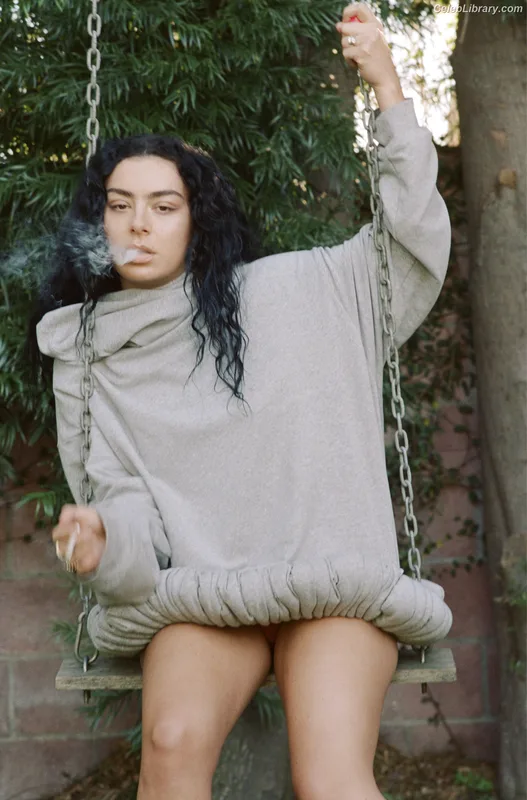 Charli XCX photo 21 of 2701