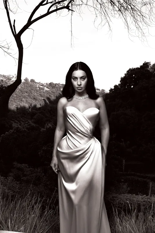 Charli XCX photo 4 of 2701