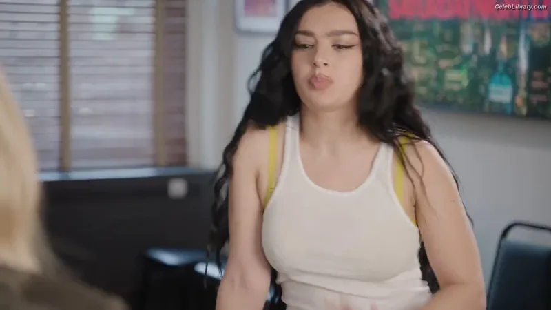 Charli XCX photo 9 of 2701
